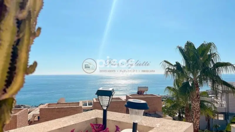 Casa Adosada en El Peñoncillo con Vistas al Mar
