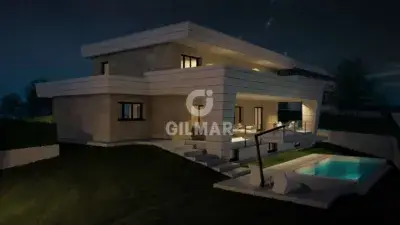 Chalet en Venta Las Rozas 5 Dormitorios Piscina Lujo