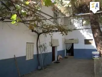 Cortijo en Jaen con Piscina y 17000m2 de Terreno