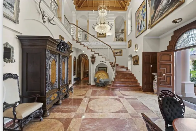 Mansion Clasica Lujosa en Marbella 6 Habitaciones Piscina Tenis Jacuzzi