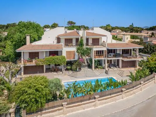 Villa de Lujo en Porto Cristo con Vistas al Mar y Licencia Turistica