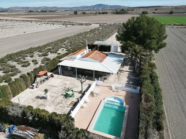 Villa de 2 dormitorios en venta cerca de Villena