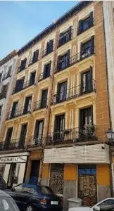 Edificio en Venta Madrid Centro 16 Apartamentos 2 Locales