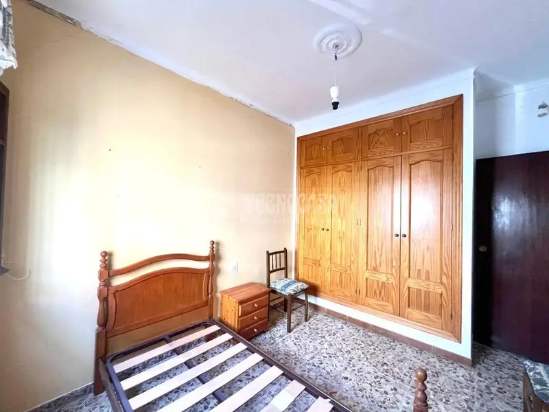 Casa en Venta Villamartin Patio Azotea 5 Dormitorios 2 Baños