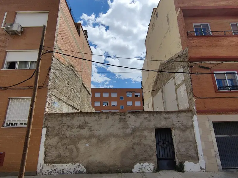 Solar Urbano en Miralbueno Zaragoza 164m2