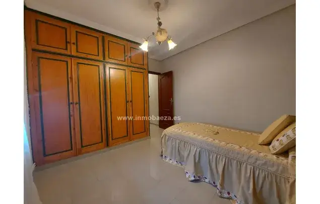 Alquiler Apartamento 3 Dormitorios 135m2 Baeza