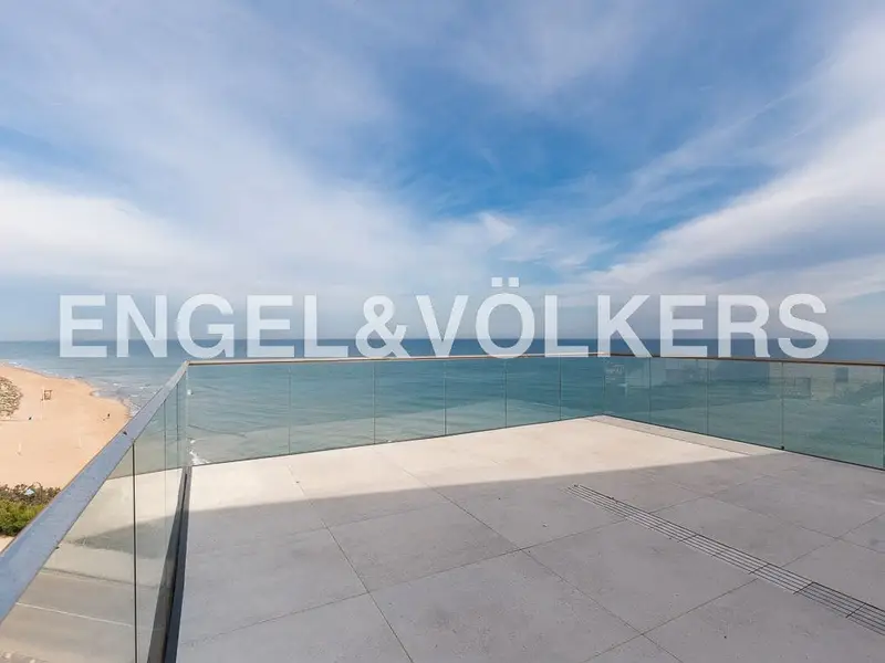 Apartamento de Lujo en Playa de Cullera con Vistas al Mar