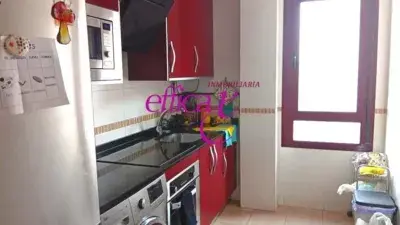 Piso en Venta en Torrijos: 3 Dormitorios, 2 Baños, Garaje