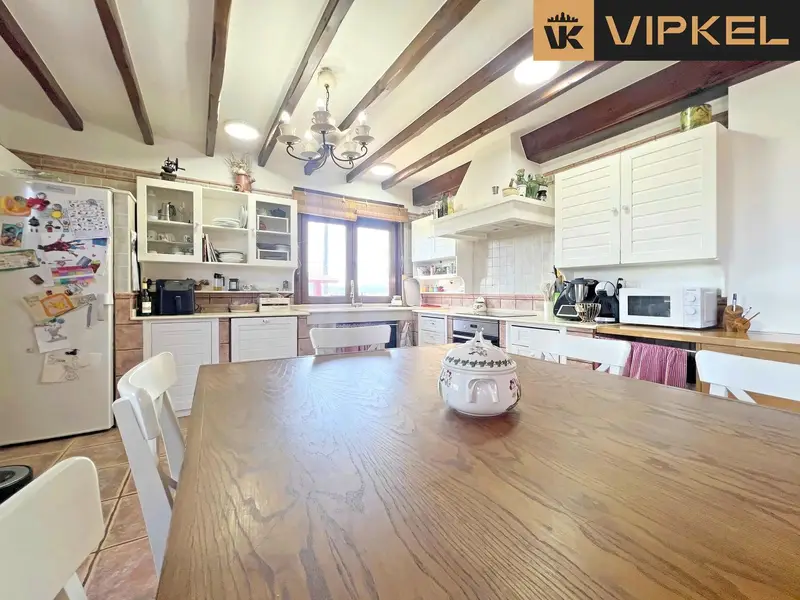 Casa en Venta en Cambre 354m2 Parcela 1347m2