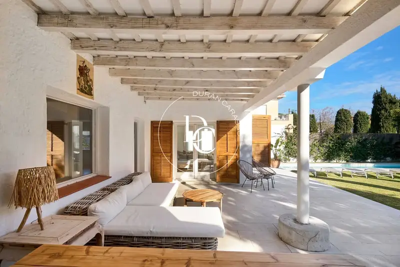 Chalet de Lujo en Sitges con Piscina y Vistas al Mar