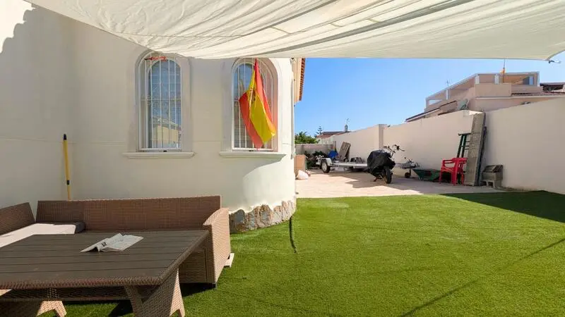 Villa en Lo Crispin Alicante: Solárium, Piscina y Tranquilidad
