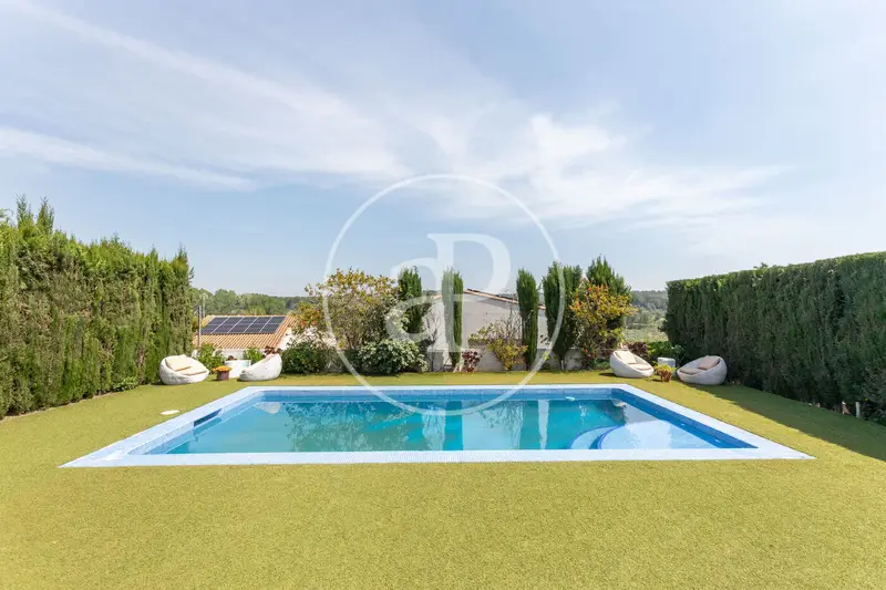 Casa en Alquiler en Valencia con Piscina Privada y Jardin