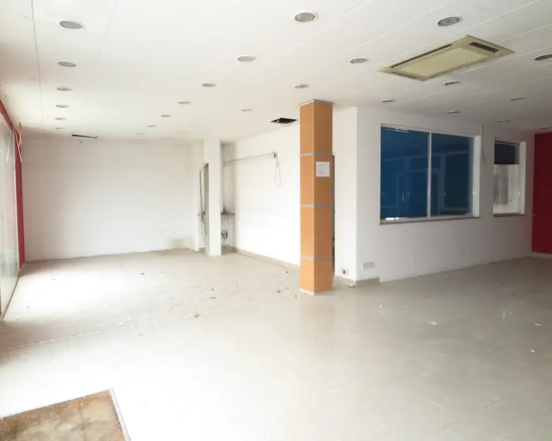 Local 264 m2 Santa Eulalia Roncana