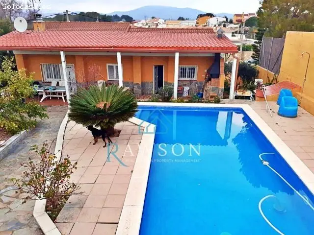 Casa Independiente con Piscina y Jardin cerca de Colegios