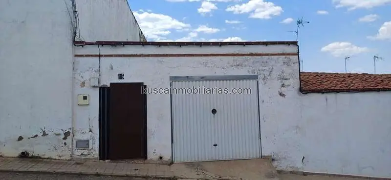 Casa con Terreno en Los Santos de Maimona - Oportunidad de Reforma