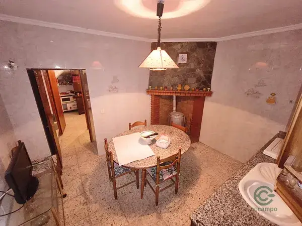Gran Casa en Venta Tahal Almeria 6 Dormitorios Cochera Azotea