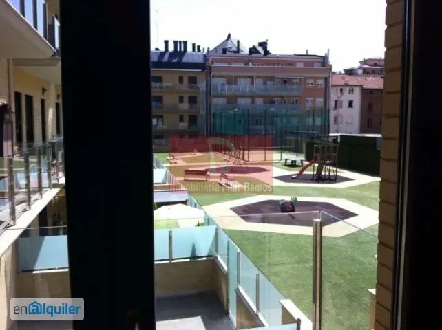 Precioso apartamento de70m dos dormitorios en el centro amueblado con ascensor, garaje y trastero.