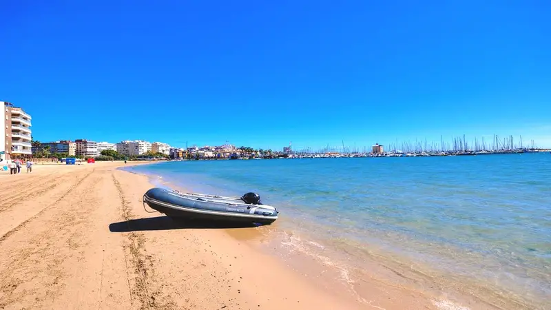 Apartamento en Torrevieja con Vistas al Mar 3 Dormitorios