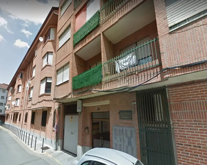 Garaje en venta en Arévalo 912.51m²