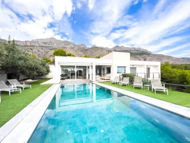 Villa 5 Dormitorios Altea La Vella Lujo Piscina Infinity Vistas Mar