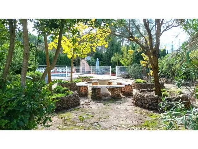Chalet en Los Espetones con Piscina y Pista de Tenis