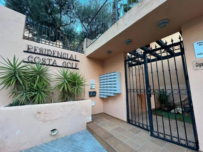 4 Dormitorios Duplex Villamartin Piscina y Parking