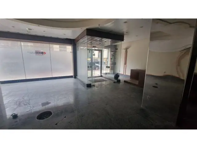 Local Comercial 312m2 Oviedo Zona Exclusiva Para Reformar