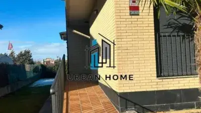 Casa Pareada en Valverde de la Virgen 4 habitaciones 3 baños