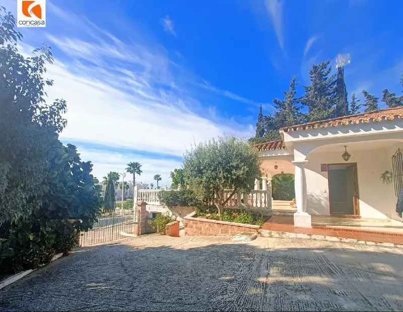 Villa en Paraiso Benamara con Piscina y Vistas Panoramicas
