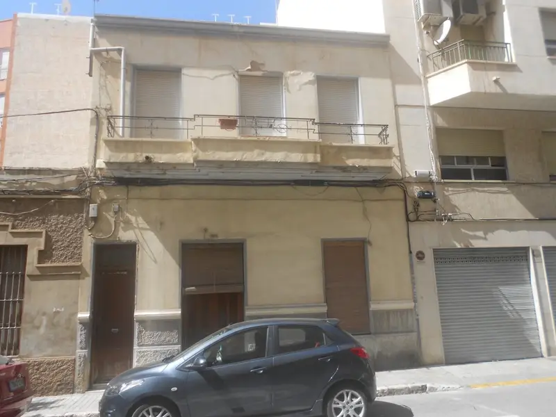 Venta Solar Centro Elche 100m2