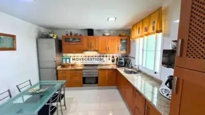 Casa en venta en Centro de Ubrique 219m²