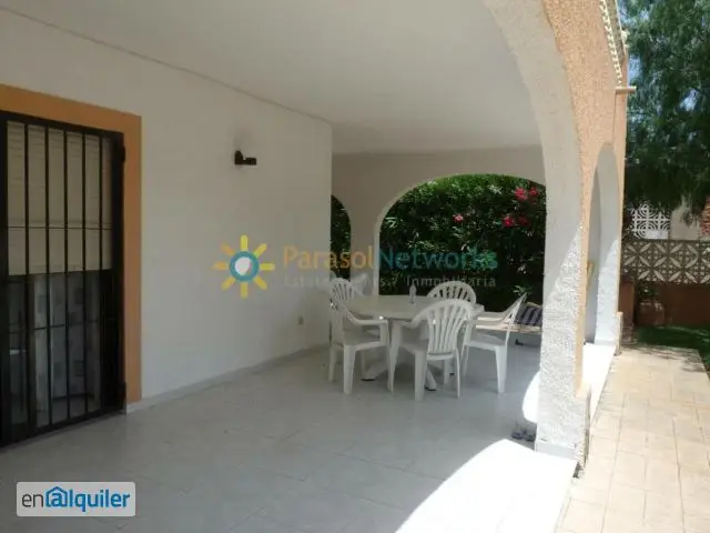 Chalet de alquiler en la playa de Oliva