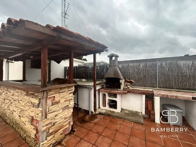 Atico en venta en Castelldefels con terraza y barbacoa