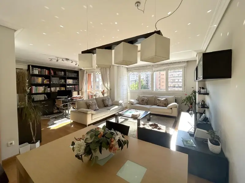 Venta Piso con Terraza en Yamaguchi Pamplona