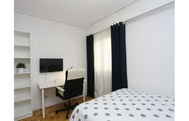 Habitaci
ón en Apartamento 180m² Madrid Retiro