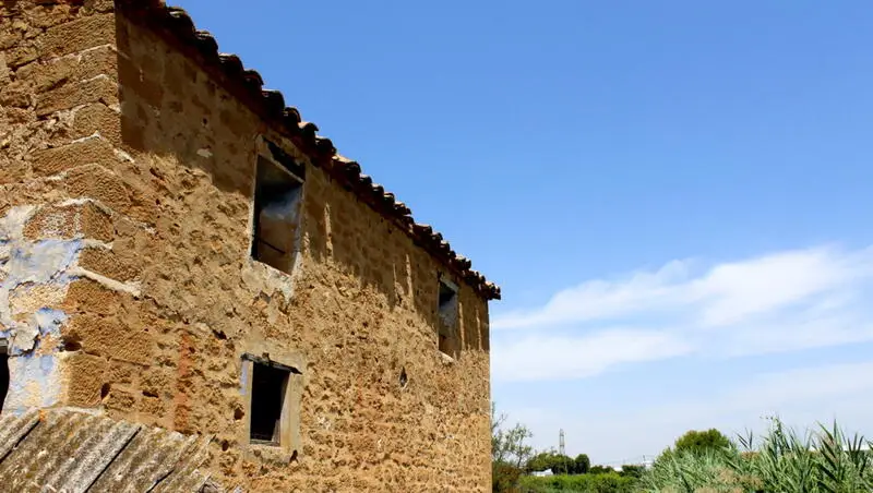 Casa Rústica en Caspe con Terreno y Agua de Riego