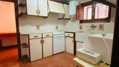 Chalet en Venta en Gudar Valdelinares: Casa Adosada con 6 Dormitorios