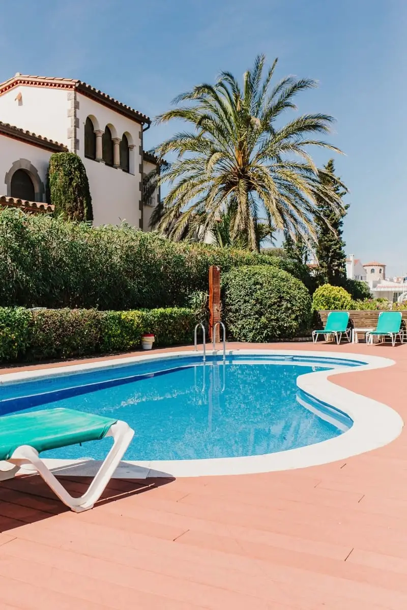 6 Casas Adosadas en Empuriabrava con Amarres y Piscina