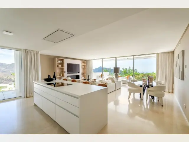 Piso de 3 Dormitorios en venta Ojén, España
