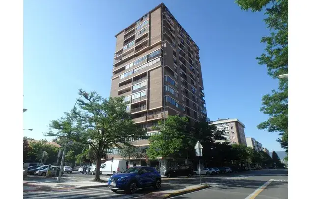 Alquiler Apartamento 4 Dormitorios 145m2 Pamplona