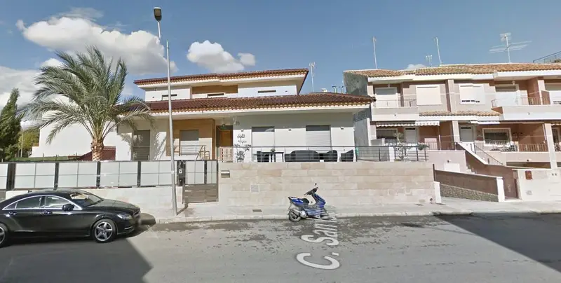 Venta Chalet con Terraza en Cox 5 habitaciones 2 baños