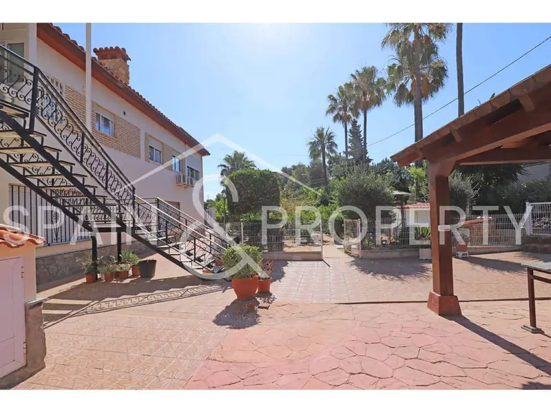 Chalet en venta Montserrat Valencia