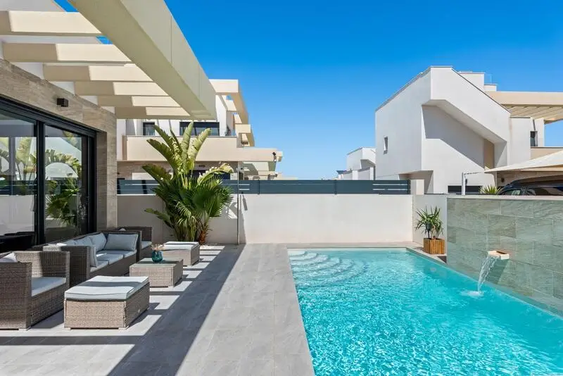 Villa en Venta Los Montesinos 3 Dormitorios 2 Baños Piscina Privada
