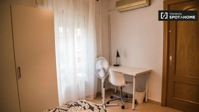 Apartamento 7 dormitorios 1 ba
																																																		
																																																		
																																																		
																																																		
																																																		
																																																		
																																																		
																																																		 Valencia