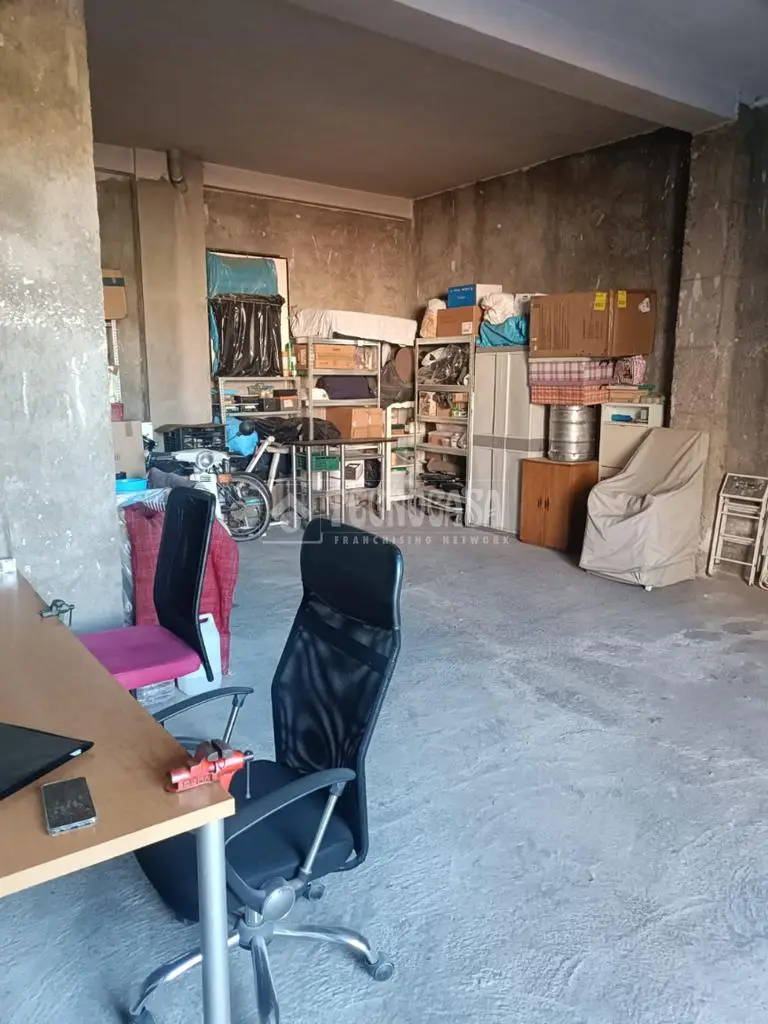 Local comercial en venta en Almería