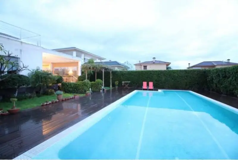 Venta Chalet con Terraza en Elche 6 habitaciones 3 banos