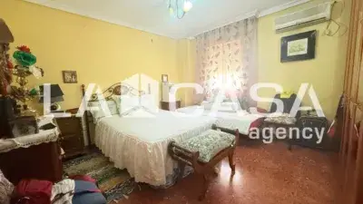 Piso en venta en Entrenúcleos