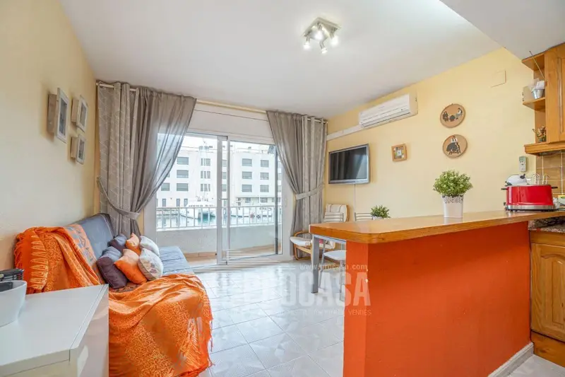 Apartamento en Port Moxó Empuriabrava con amarre para velero