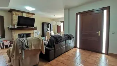 Chalet en venta en Linares 4 habitaciones 5 baños piscina