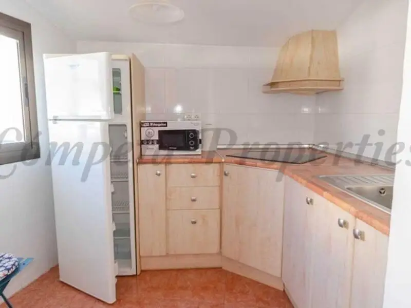 Apartamento en Cómpeta con Vistas al Mar y Montaña